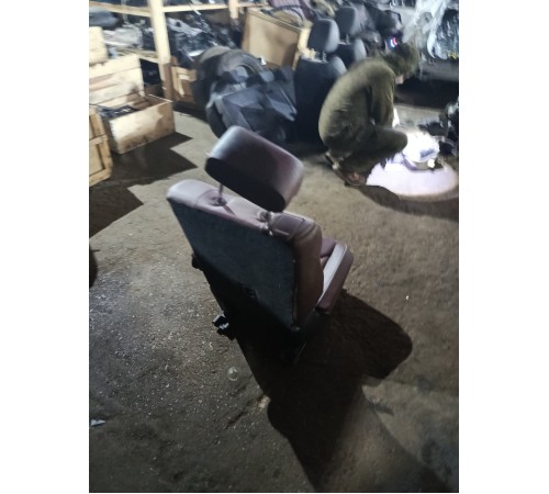 Сиденье второго ряда правое