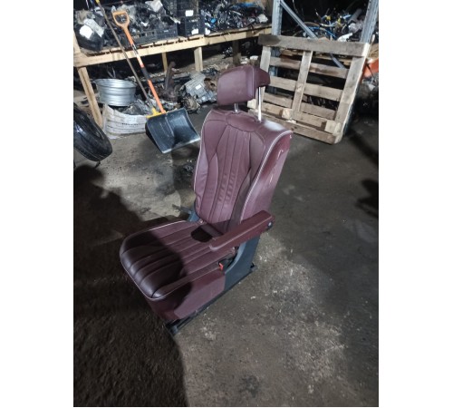 Сиденье второго ряда правое