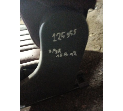 Сиденье второго ряда правое