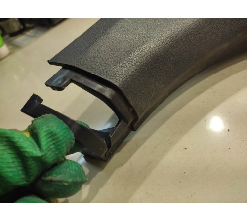 Обшивка центральной стойки(левая нижняя)