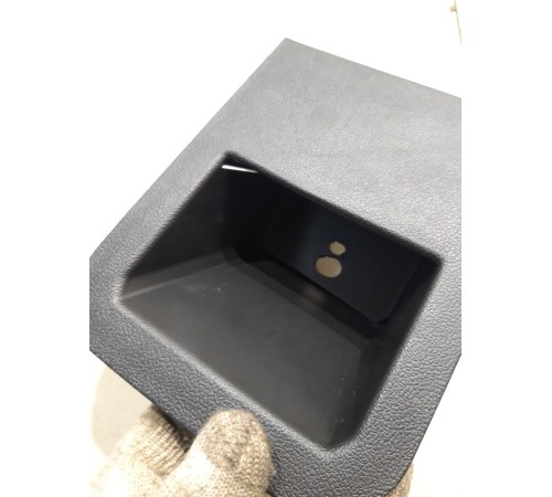 Крышка блока предохранителей салона