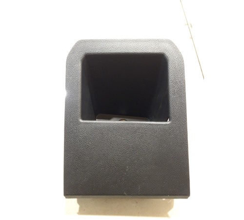 Крышка блока предохранителей салона