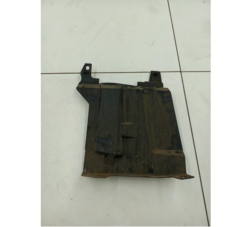 Пыльник двигателя правый