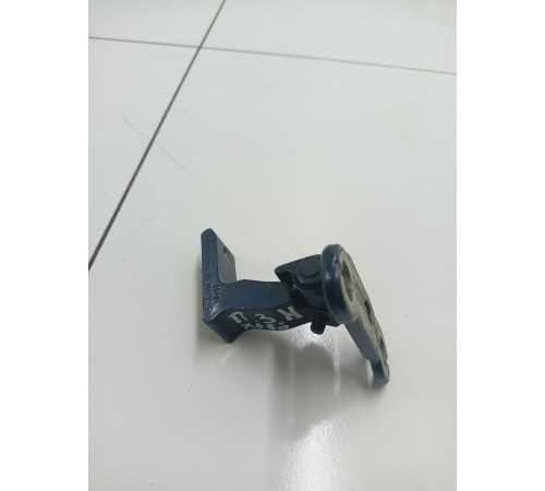 Петля двери задняя правая нижняя