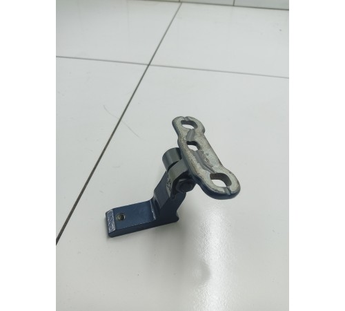 Петля двери задняя правая нижняя