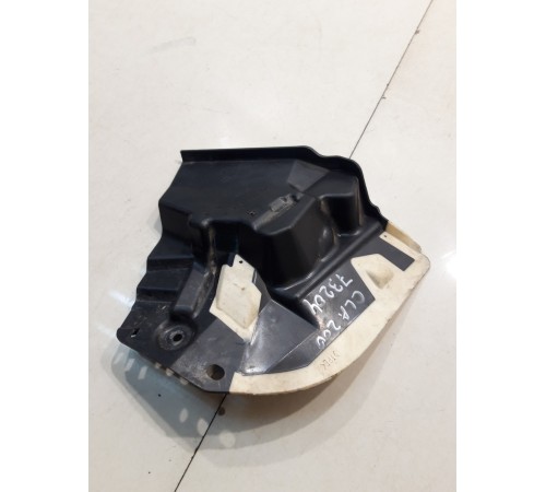 Защитный кожух замка задней правой двери