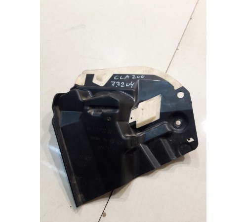 Защитный кожух замка задней правой двери