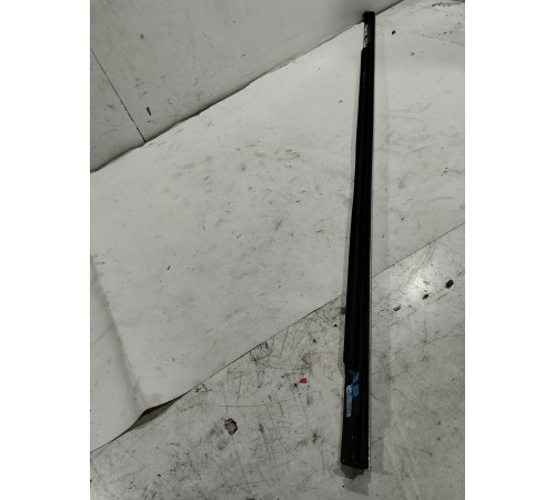 Уплотнитель стекла (задний правый наружный)