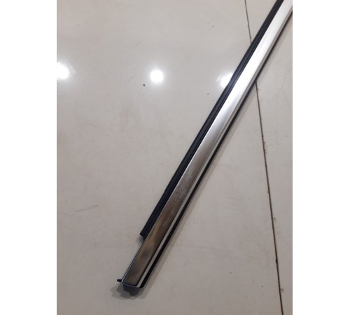 Уплотнитель стекла (задний правый наружный)